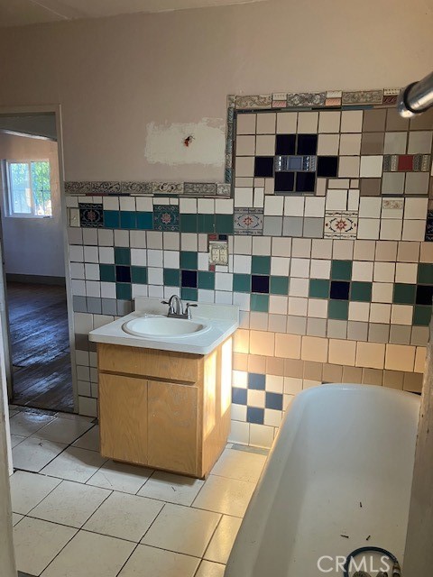 2294 Mulberry Street Chico, CA 95928 - Photo 8 of 16 a dining table sitting next to a bathroom