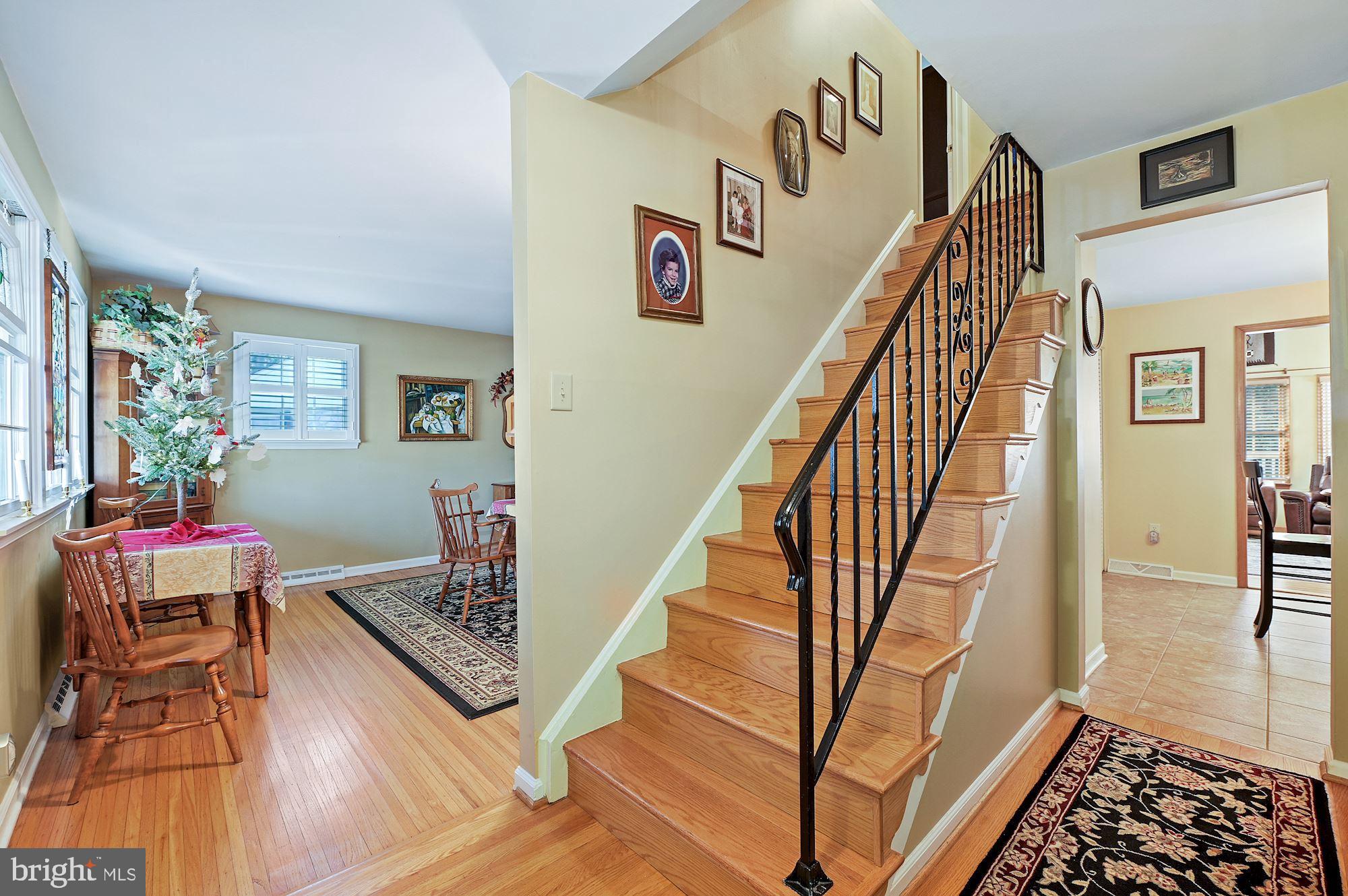 623 Boundary Road Pitman, NJ 08071 - Photo 6 of 33 Foyer