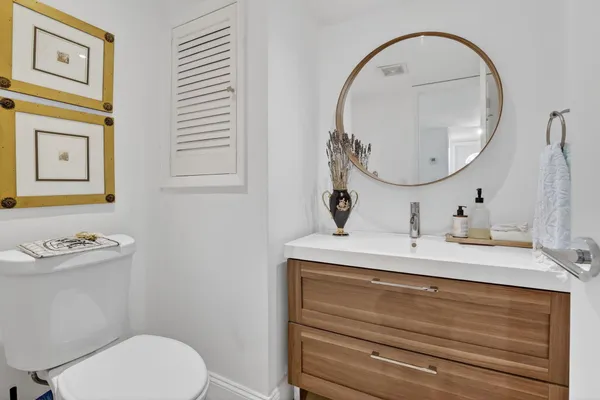 $2,000 | 9820 South Hollybrook Lake Drive, Unit 306, Pembroke Pines, FL 33025