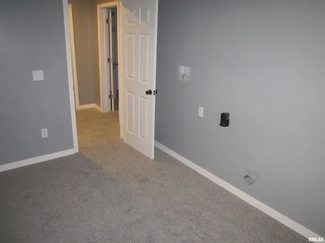 $299,900 | 10844 Cr 2950 Road East, Mason City, IL 62664