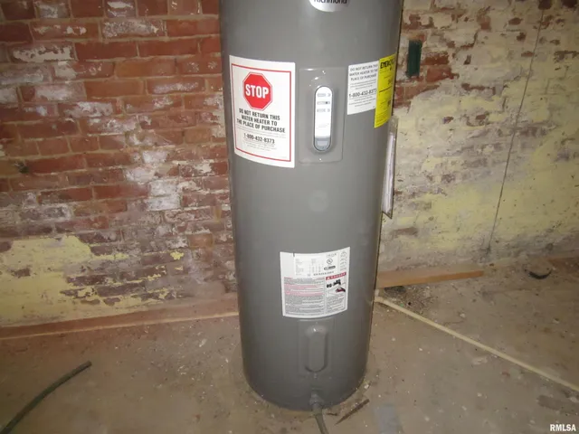 $299,900 | 10844 Cr 2950 Road East, Mason City, IL 62664