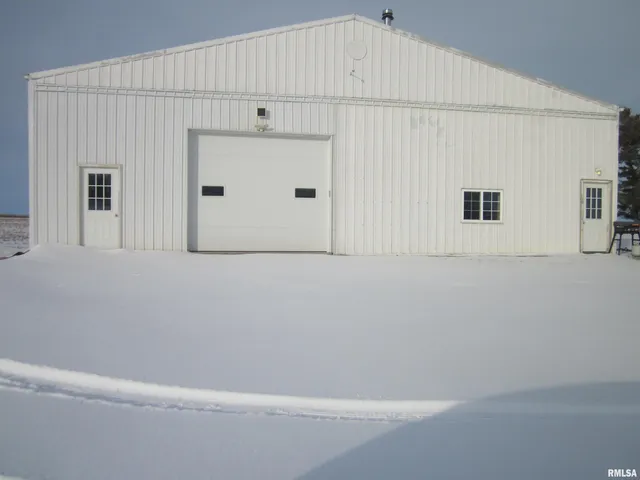 $299,900 | 10844 Cr 2950 Road East, Mason City, IL 62664