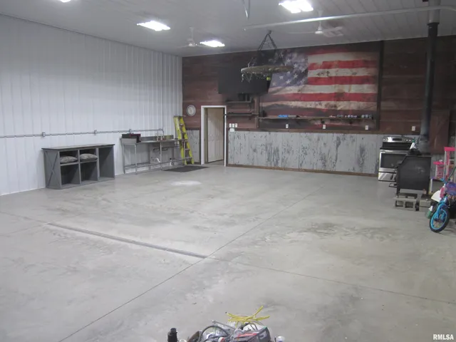 $299,900 | 10844 Cr 2950 Road East, Mason City, IL 62664