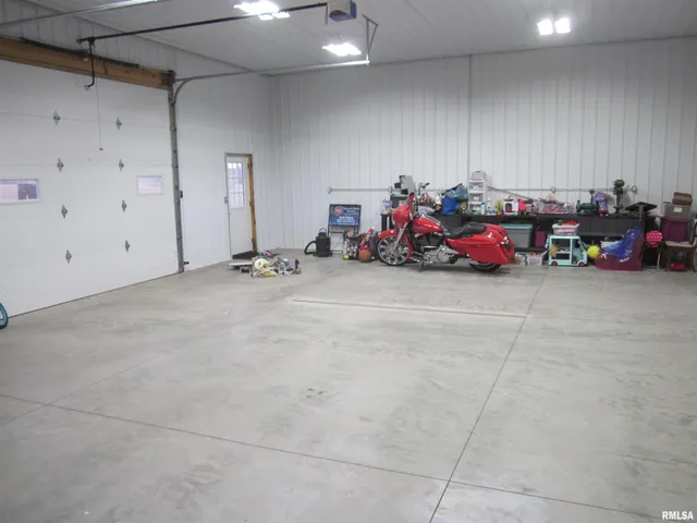 $299,900 | 10844 Cr 2950 Road East, Mason City, IL 62664