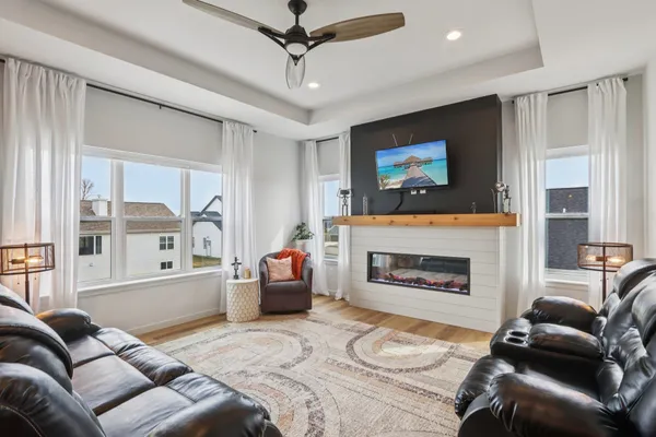 $800,000 | 655 Ridge View Lane, Oregon, WI 53575