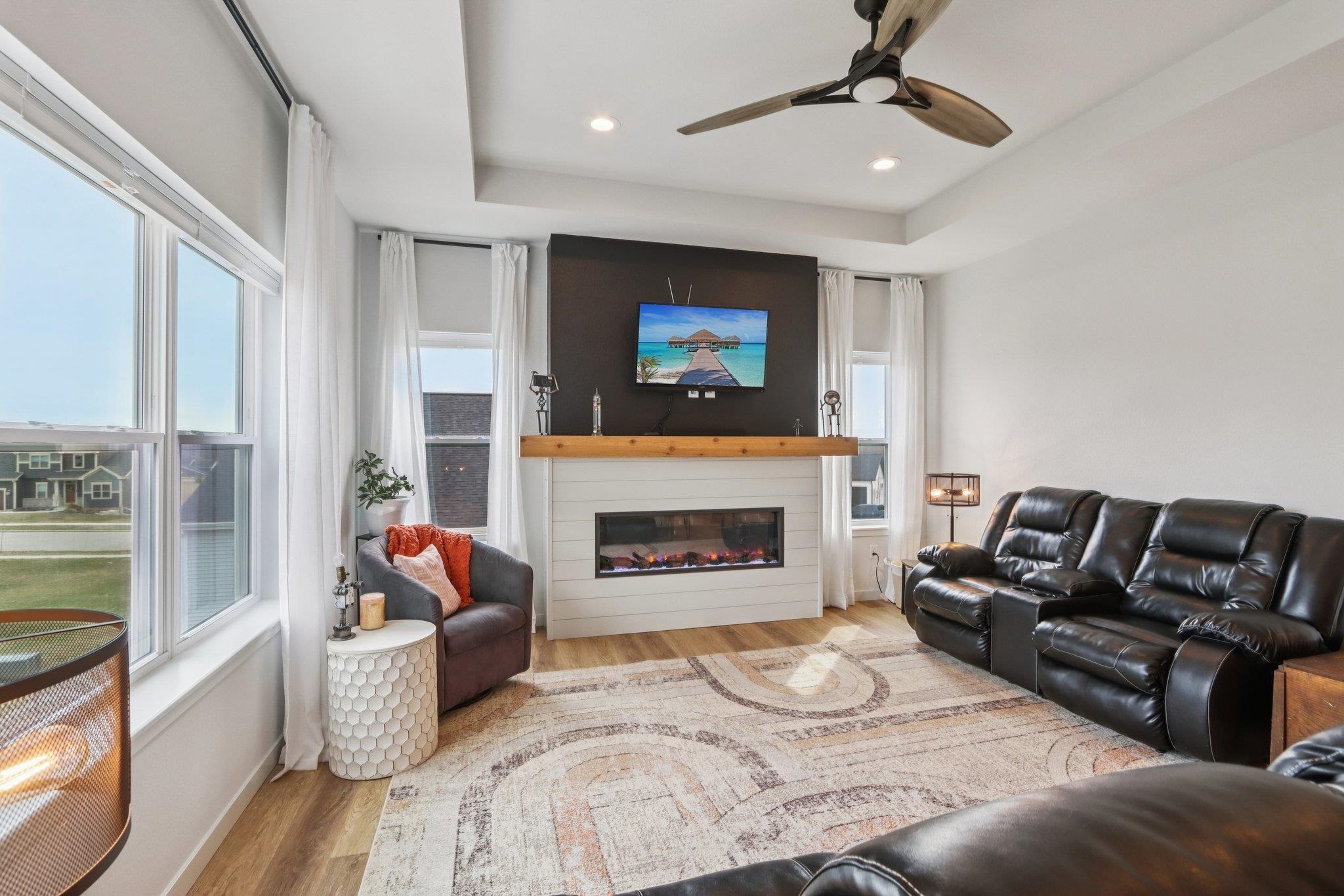 655 Ridge View Lane Oregon, WI 53575 - Photo 5 of 59