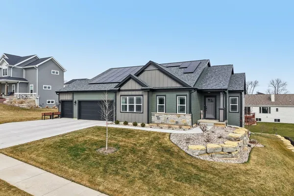 $800,000 | 655 Ridge View Lane, Oregon, WI 53575