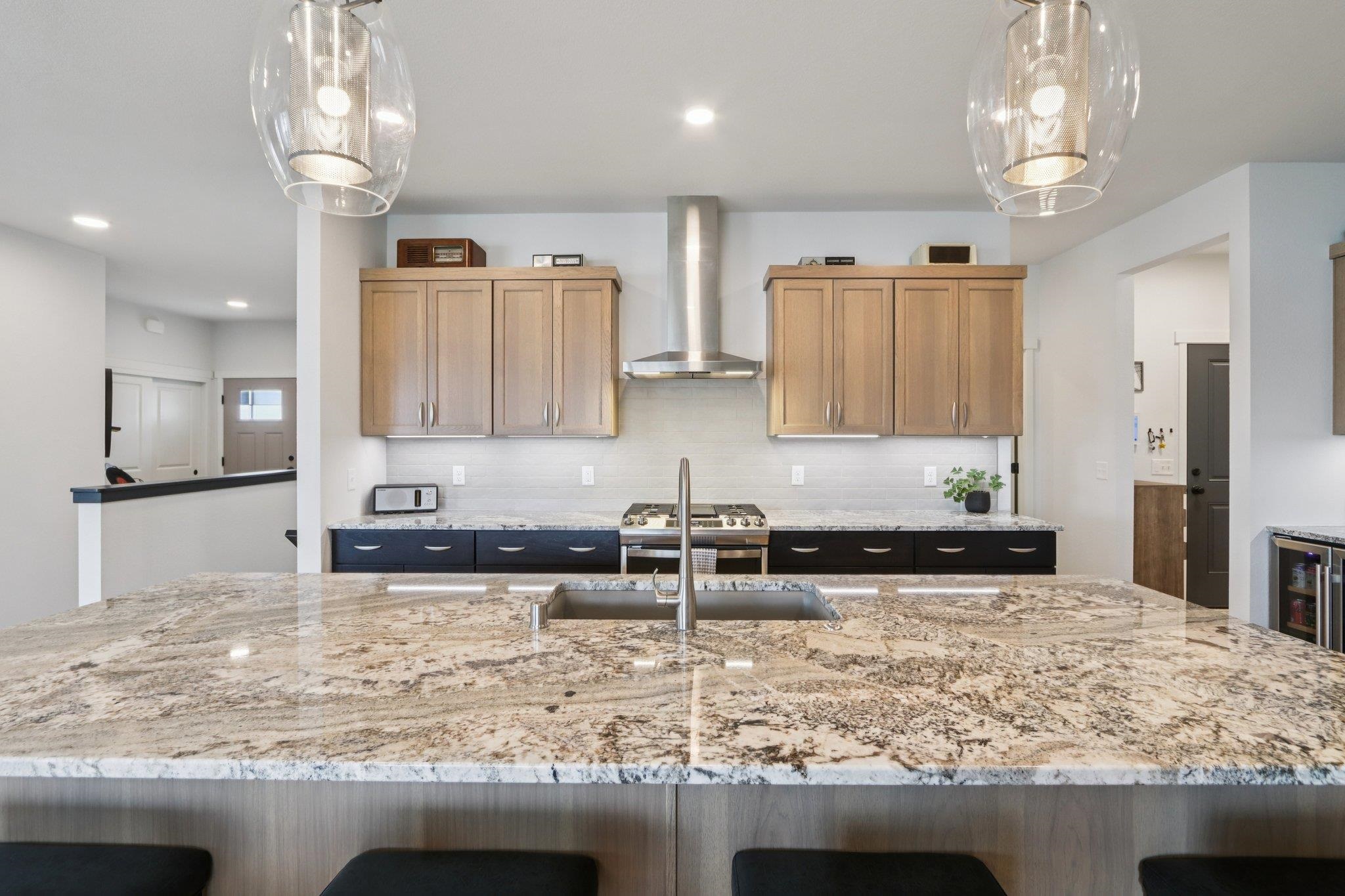 655 Ridge View Lane Oregon, WI 53575 - Photo 10 of 59