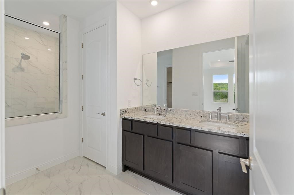 1045 Villa Rialto View Leander, TX 78641 - Photo 17 of 40