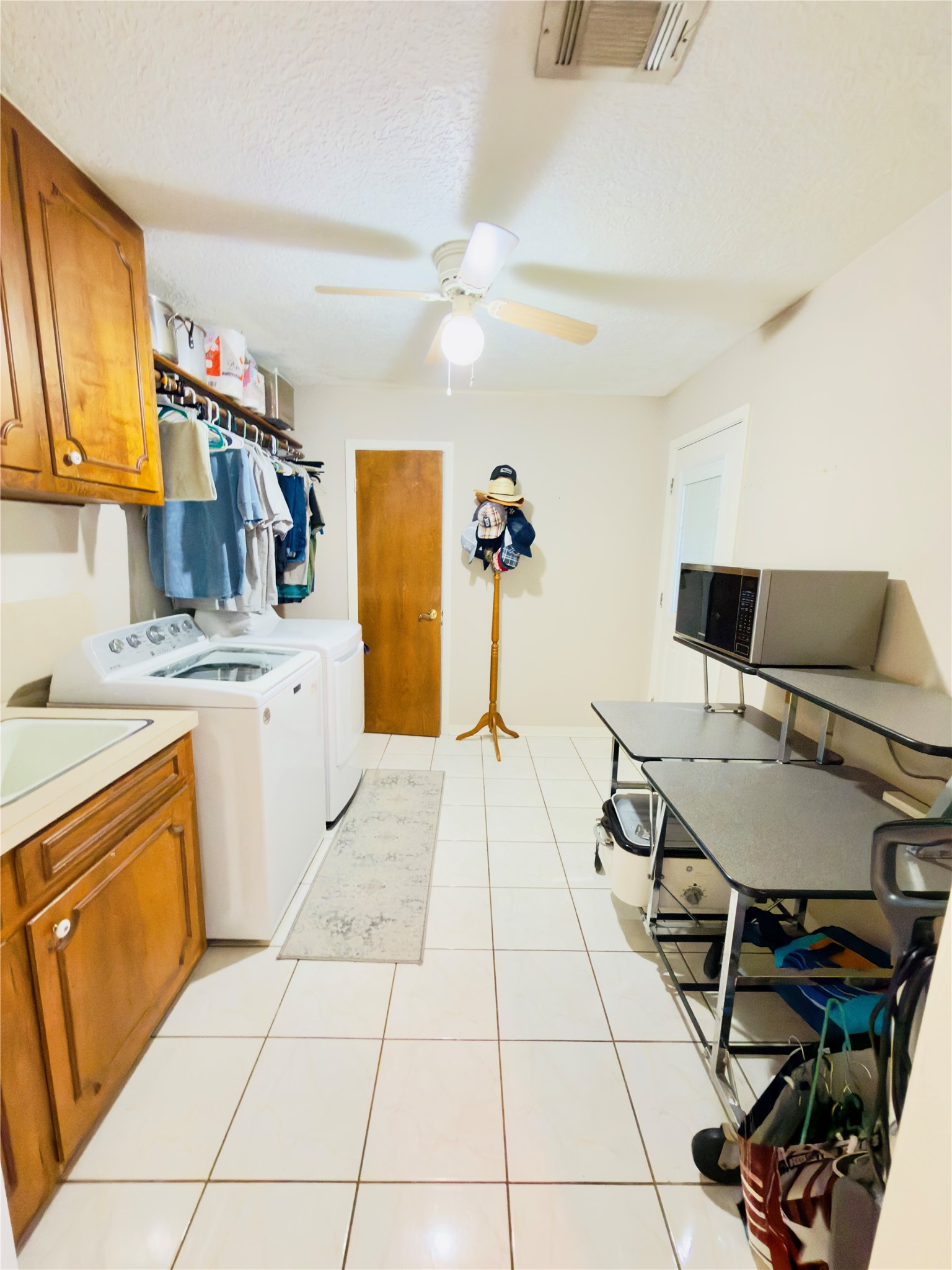 4804 Country Club View Baytown, TX 77521 - Photo 18 of 38 Utility Room With half bath