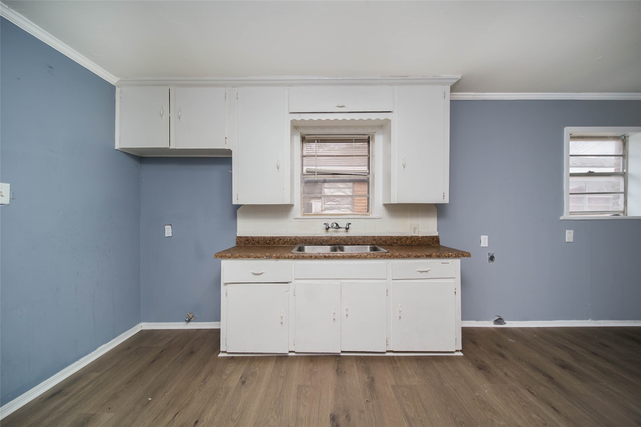 2310 Kabee Street Houston, TX 77020 - Photo 4 of 15 range and refrigerator will be installed, colors may vary slightly