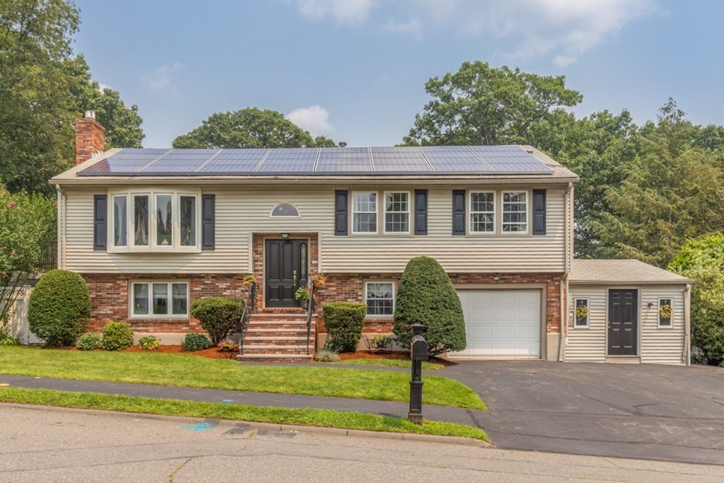 12 Citation Avenue Stoneham, MA 02180 - Photo 3 of 37