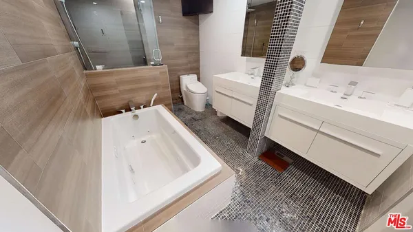 $5,700 | 2160 Century Park, Unit 2001, Los Angeles, CA 90067