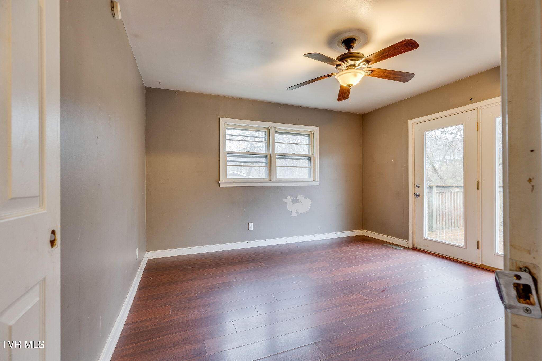 541 Gravely Road Kingsport, TN 37660 - Photo 12 of 26 016