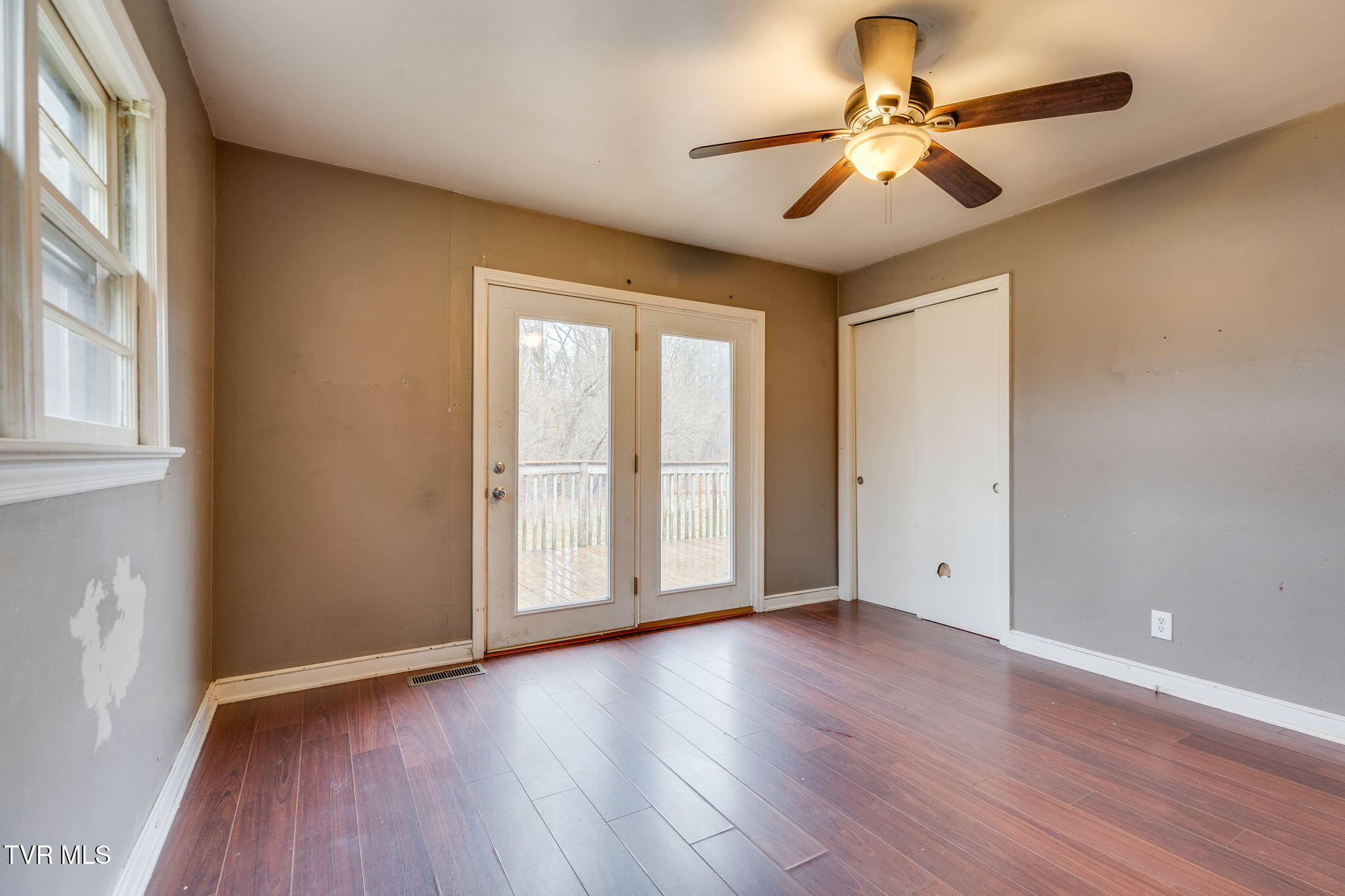 541 Gravely Road Kingsport, TN 37660 - Photo 14 of 26 019