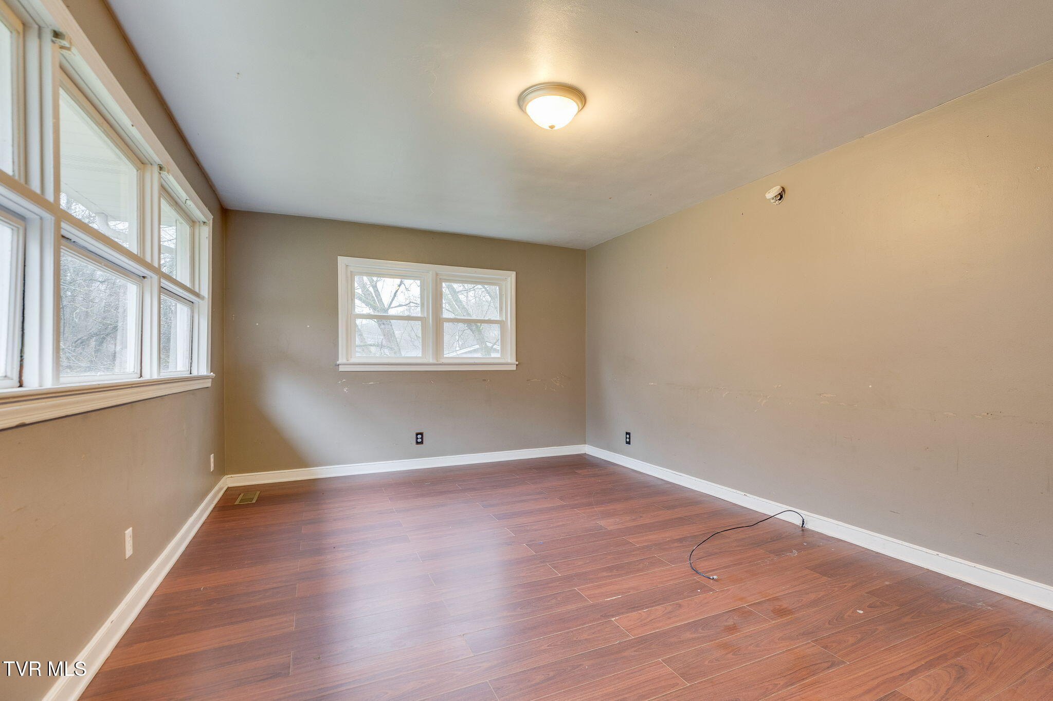 541 Gravely Road Kingsport, TN 37660 - Photo 5 of 26 008