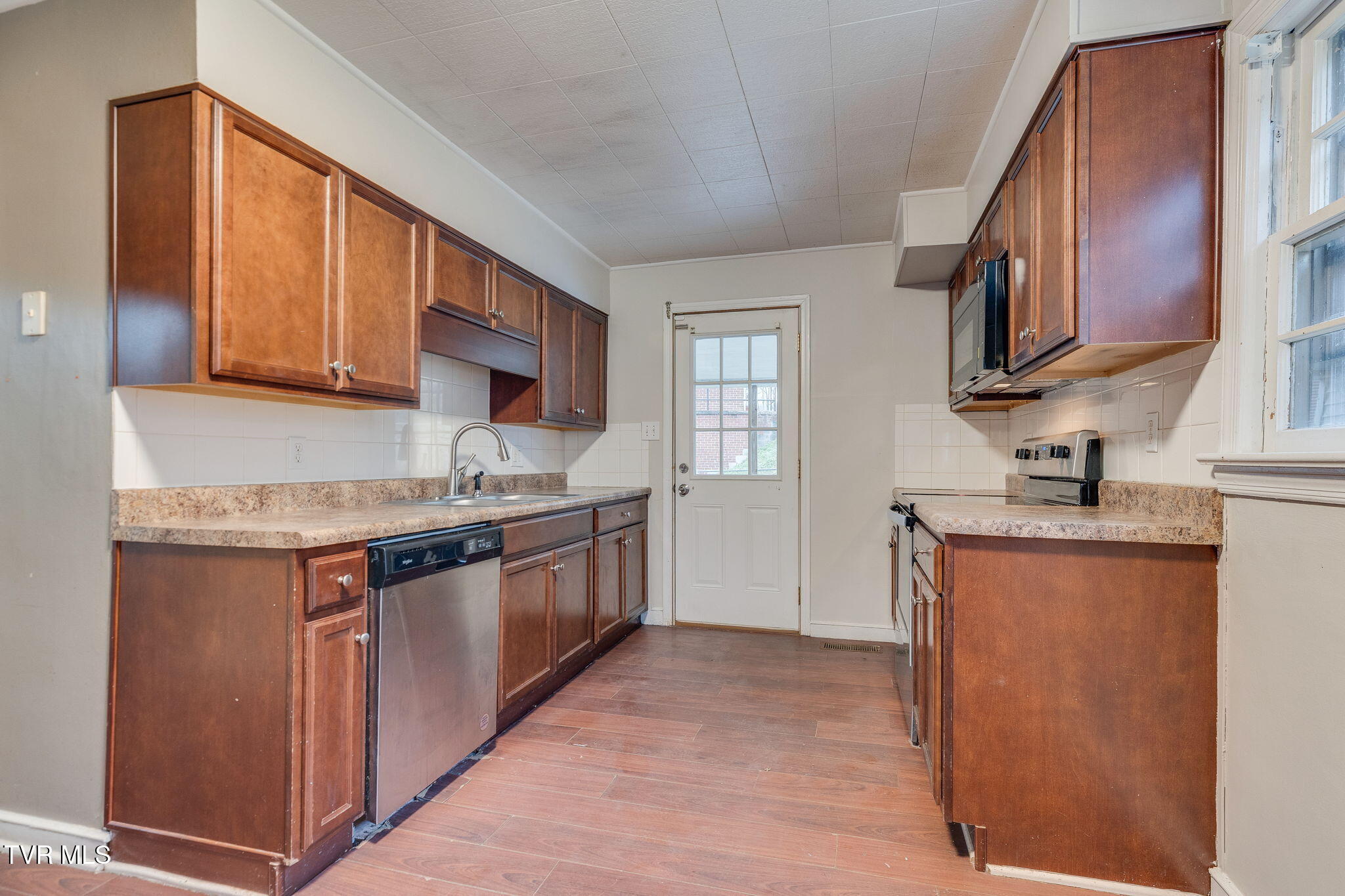 541 Gravely Road Kingsport, TN 37660 - Photo 9 of 26 013