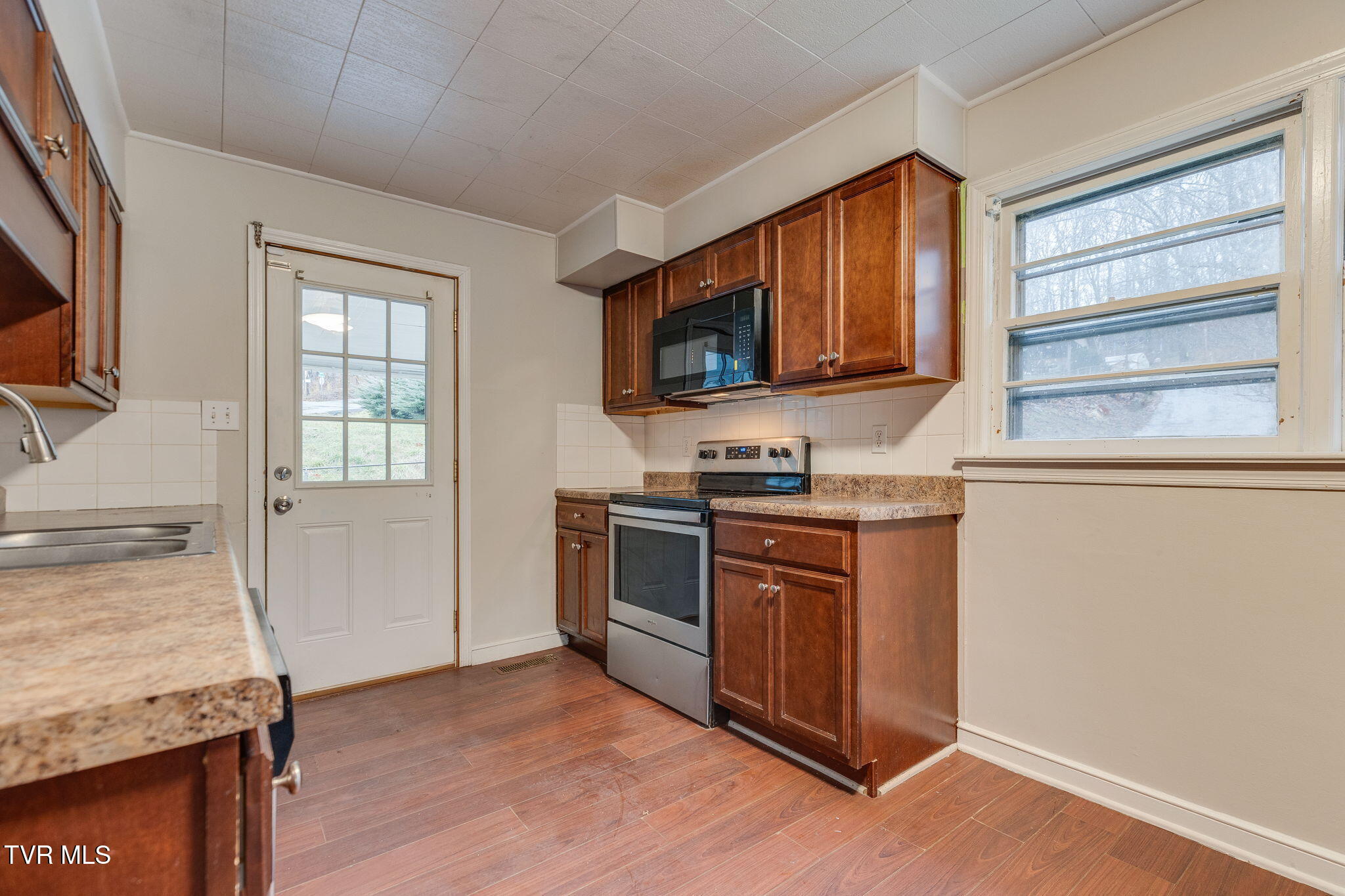 541 Gravely Road Kingsport, TN 37660 - Photo 10 of 26 014