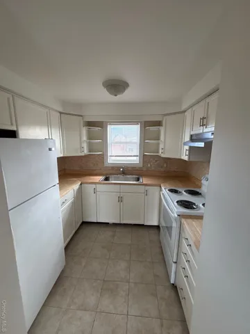 $1,850 | 8 South Brett Street, Unit D, Beacon, NY 12508