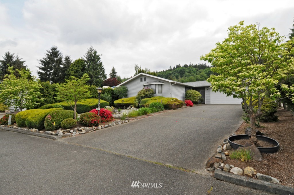 23721 Lake Drive East Bothell, WA 98021 - Photo 1 of 25 Gallery Image 1