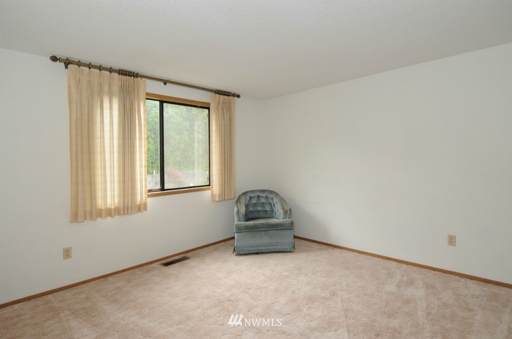23721 Lake Drive East Bothell, WA 98021 - Photo 15 of 25 Gallery Image 15