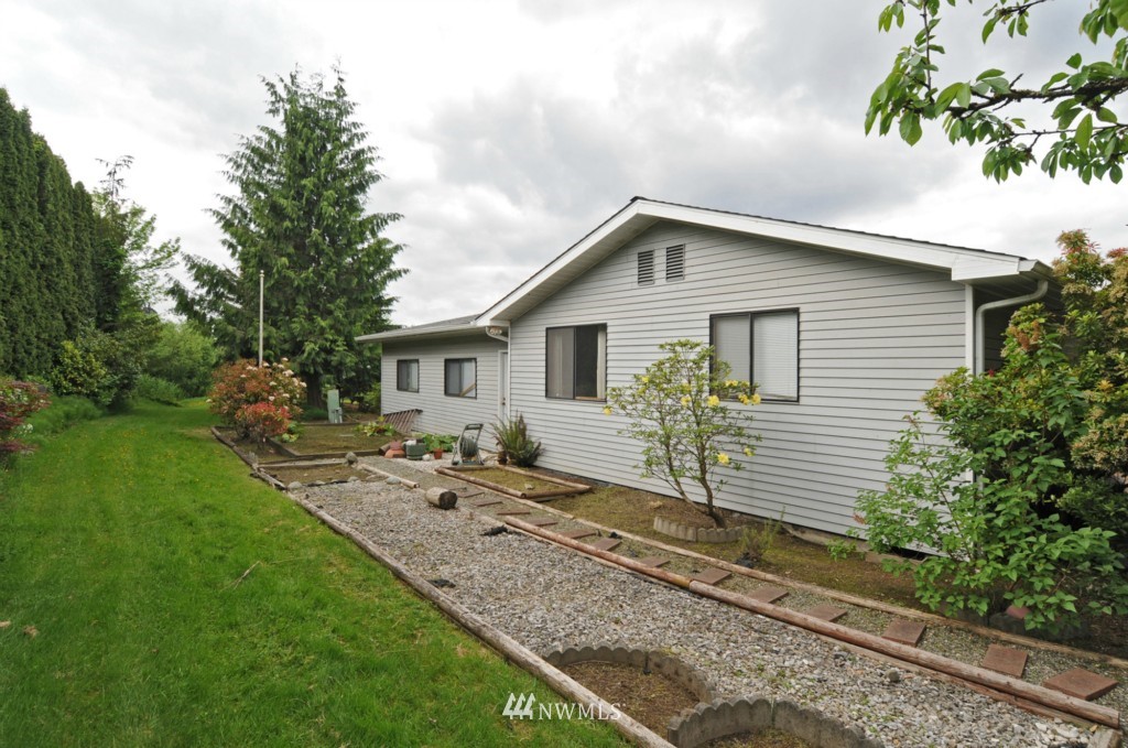 23721 Lake Drive East Bothell, WA 98021 - Photo 25 of 25 Gallery Image 25
