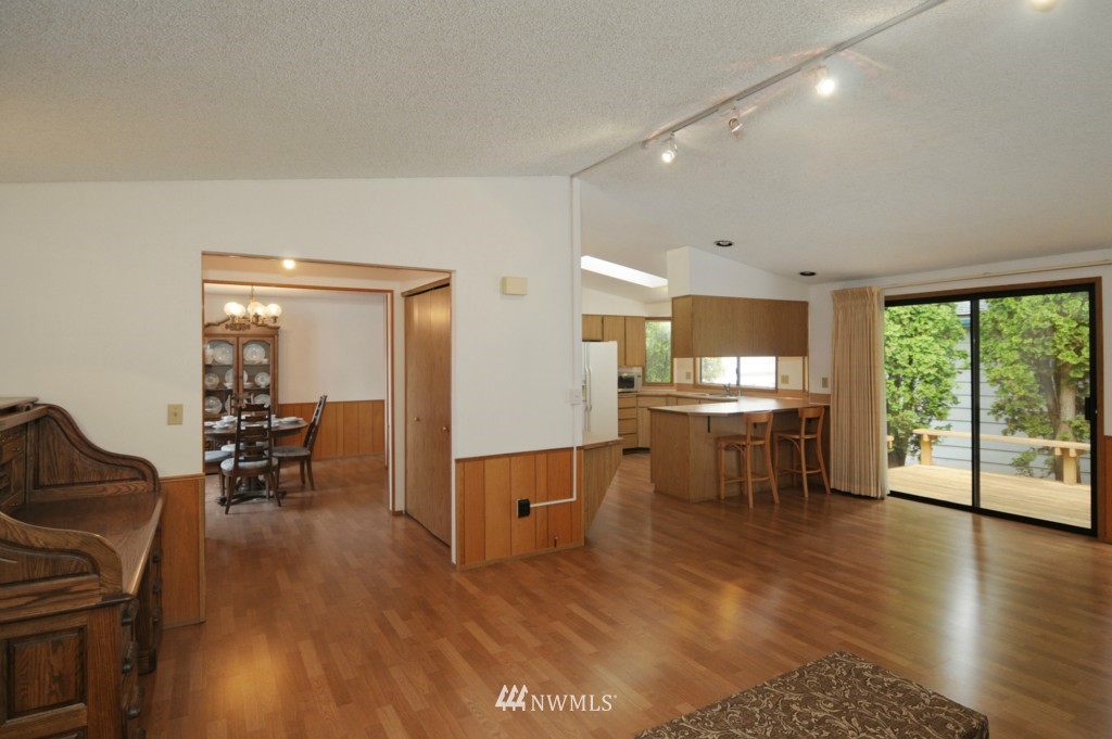 23721 Lake Drive East Bothell, WA 98021 - Photo 5 of 25 Gallery Image 5
