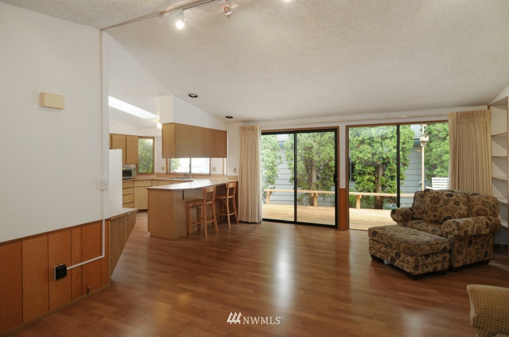 23721 Lake Drive East Bothell, WA 98021 - Photo 6 of 25 Gallery Image 6