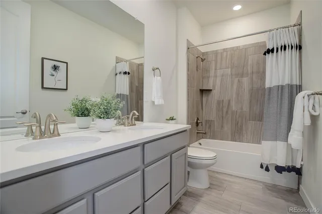 $825,000 | 9750 Taylor River Circle, Littleton, CO 80125