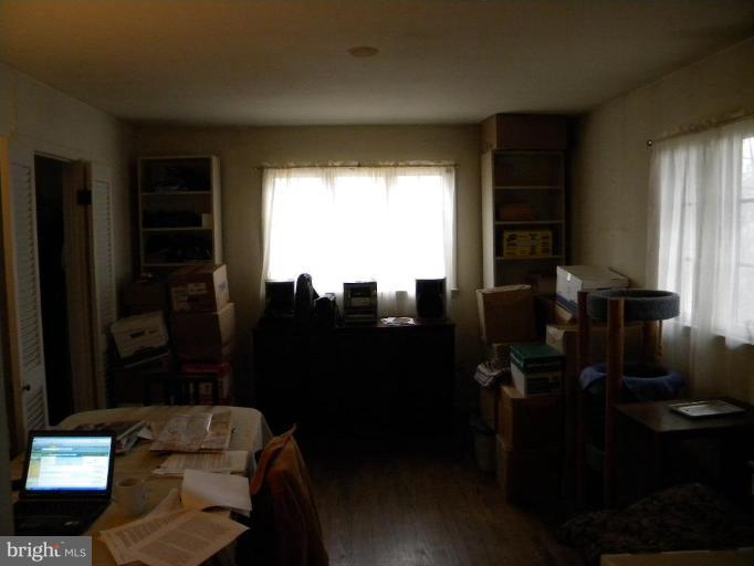 13422 Loyalty Road Leesburg, VA 20176 - Photo 21 of 30 Living Room