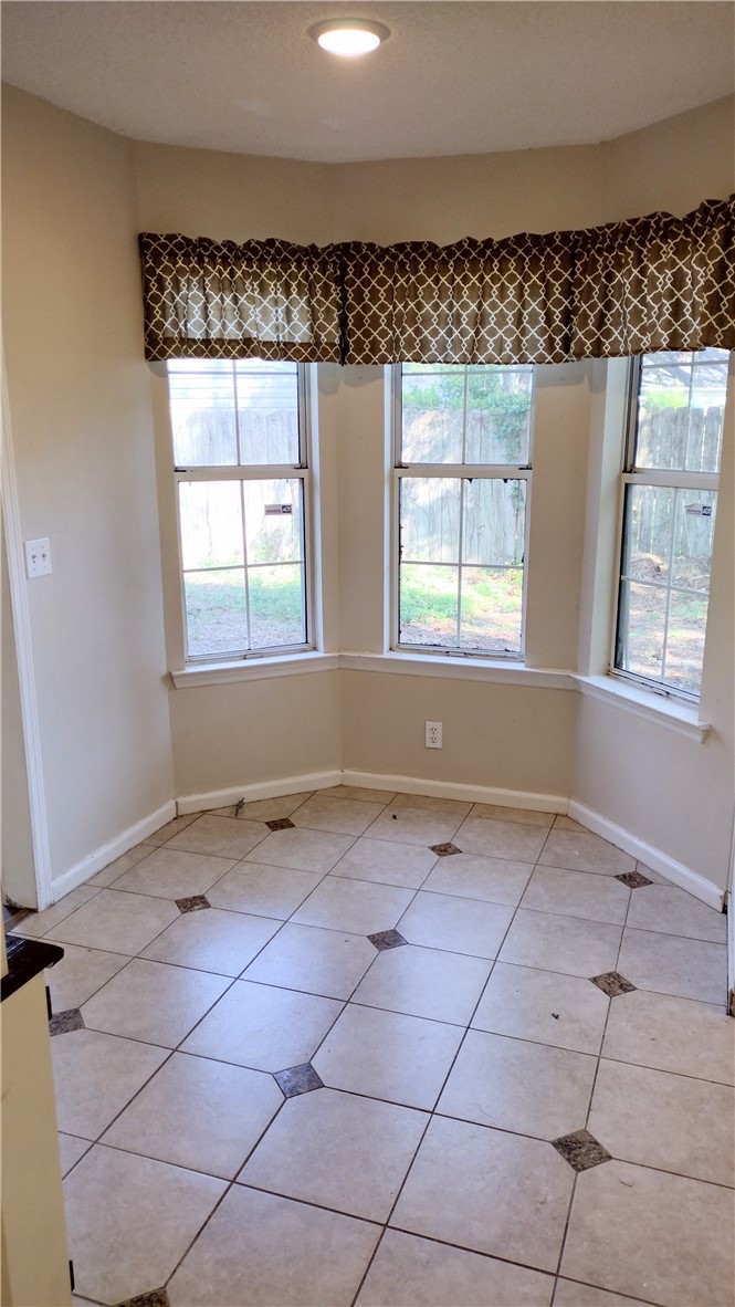 233 Snapper Trail Brunswick, GA 31525 - Photo 17 of 26 kitchen nook