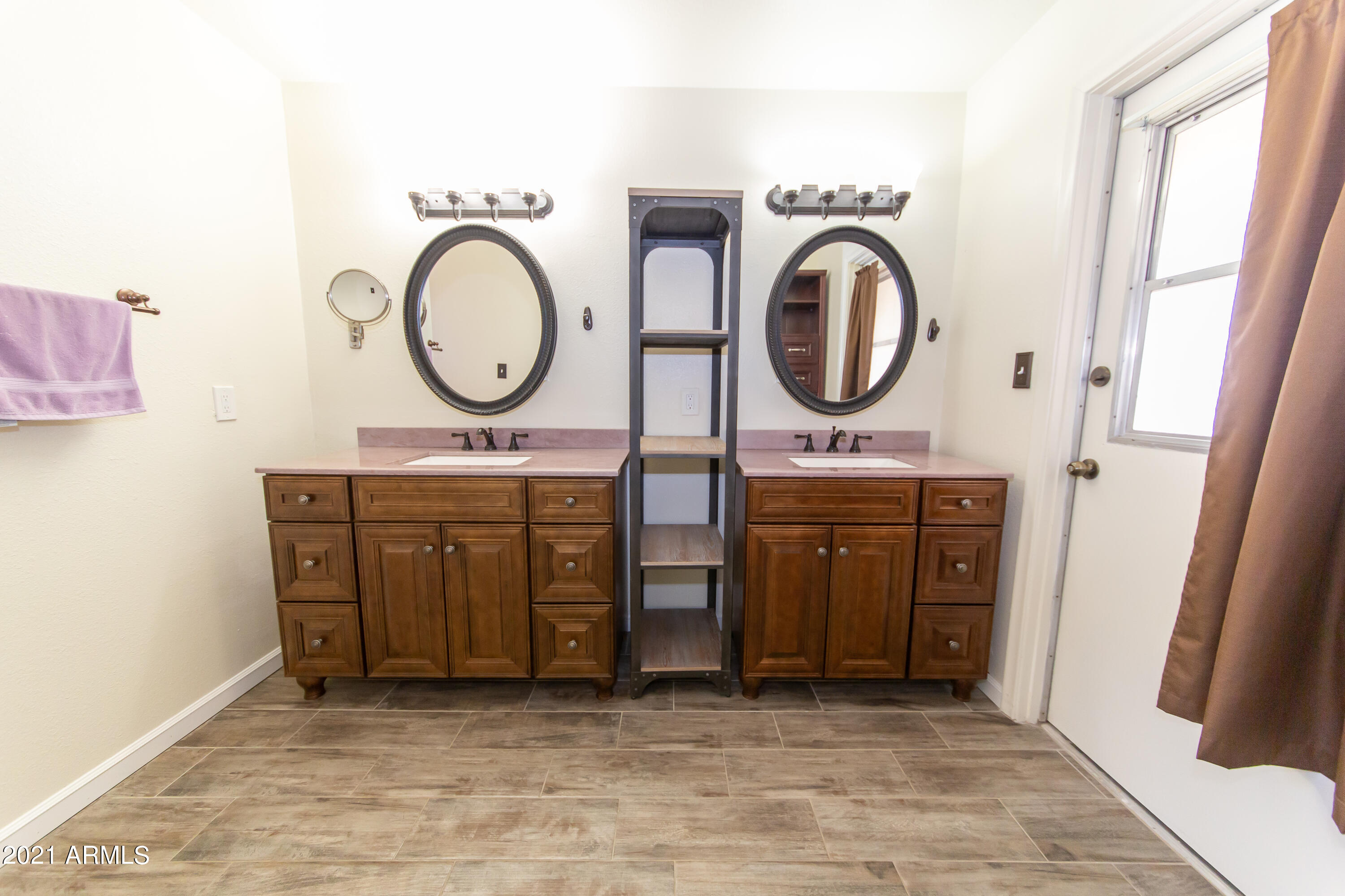 4233 West Redfield Road Phoenix, AZ 85053 - Photo 12 of 47 NB9A1925-2