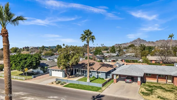 $935,000 | 3046 East Glenrosa Avenue, Phoenix, AZ 85016