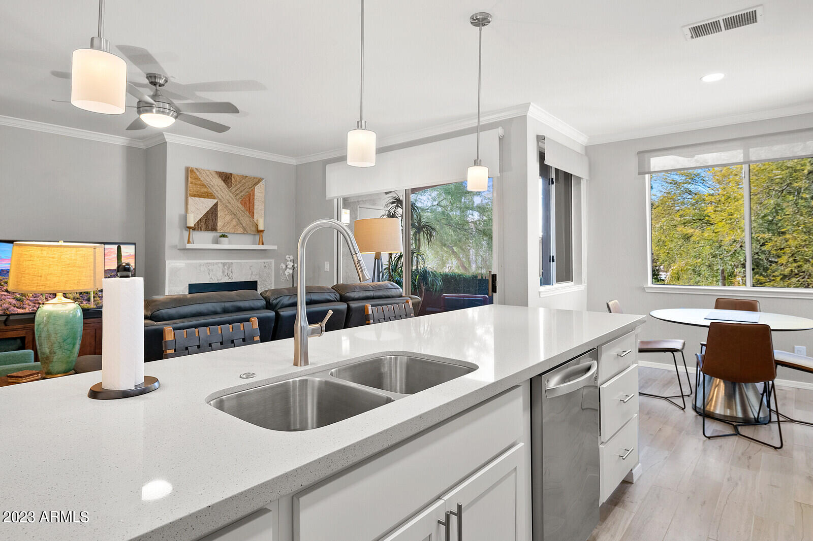 7009 East Acoma Drive, Unit 2030 Scottsdale, AZ 85254 - Photo 15 of 38 Kitchen