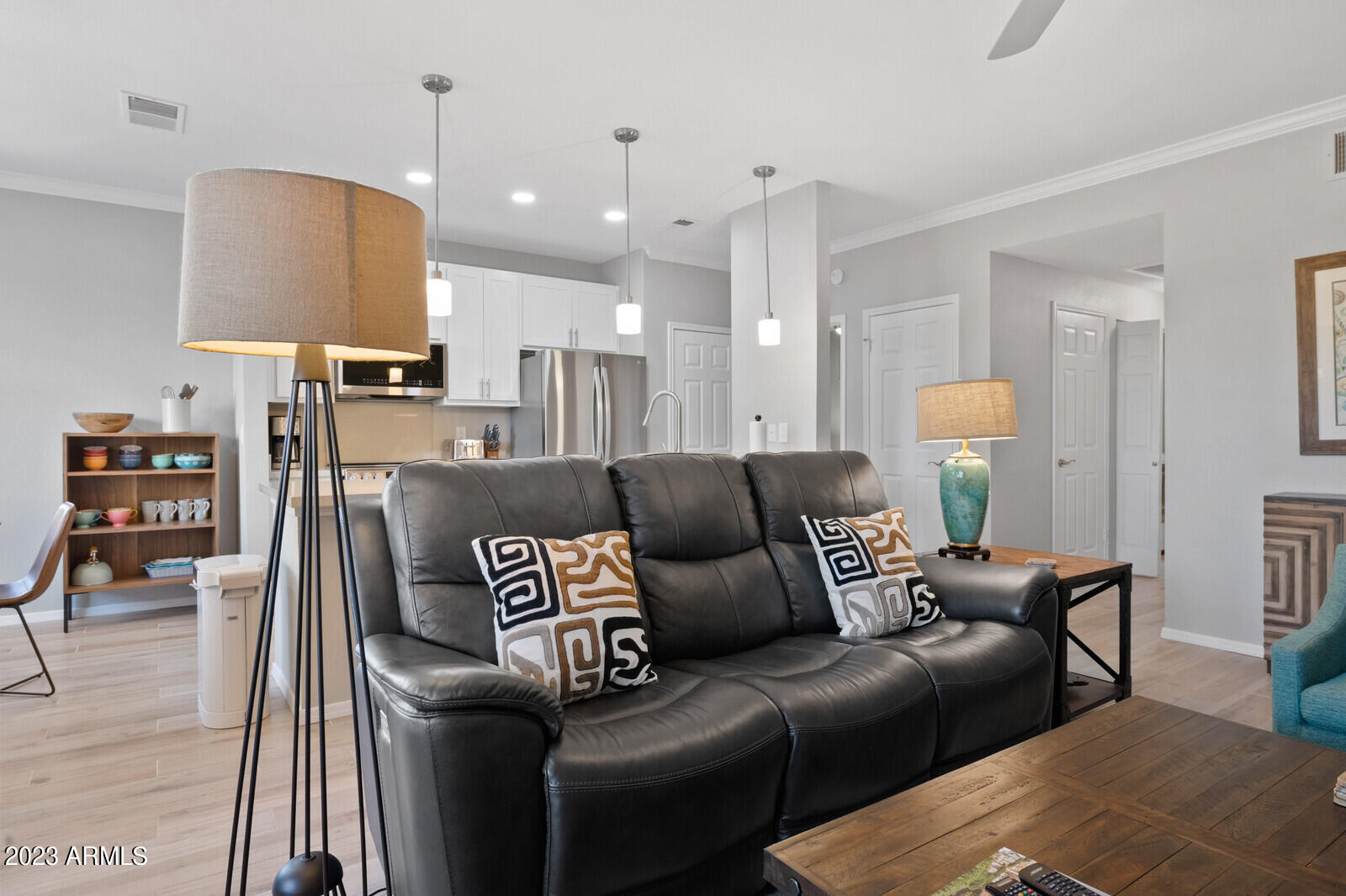 7009 East Acoma Drive, Unit 2030 Scottsdale, AZ 85254 - Photo 7 of 38 Living Room