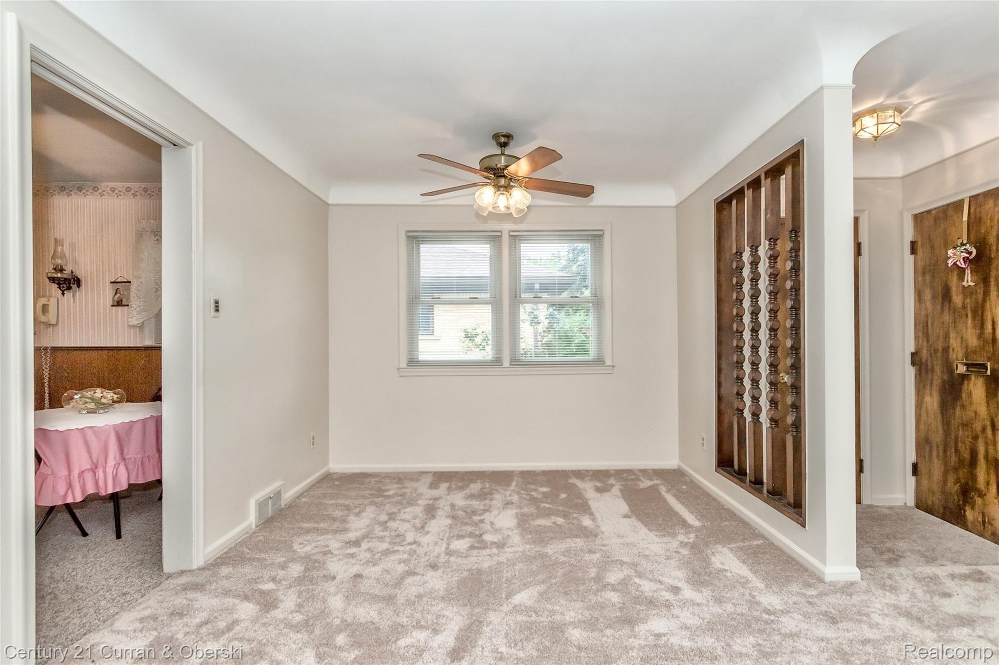 9048 Merriman Road Livonia, MI 48150 - Photo 8 of 35 08.jpg
