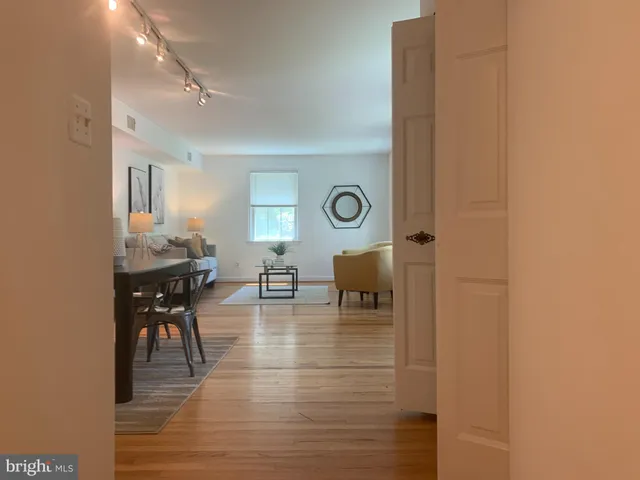 $1,950 | 2248 Washington Avenue, Unit W102, Silver Spring, MD 20910