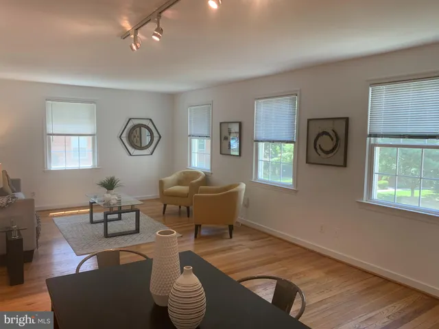 $1,950 | 2248 Washington Avenue, Unit W102, Silver Spring, MD 20910