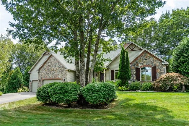 $1,369,900 | 1 Victoria Drive, Smithfield, RI 02917