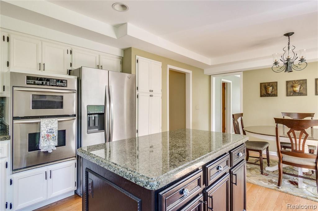 571 Augusta Drive Rochester Hills, MI 48309 - Photo 14 of 42
