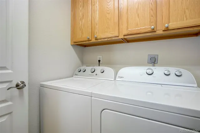 a close up view of washer and dryer