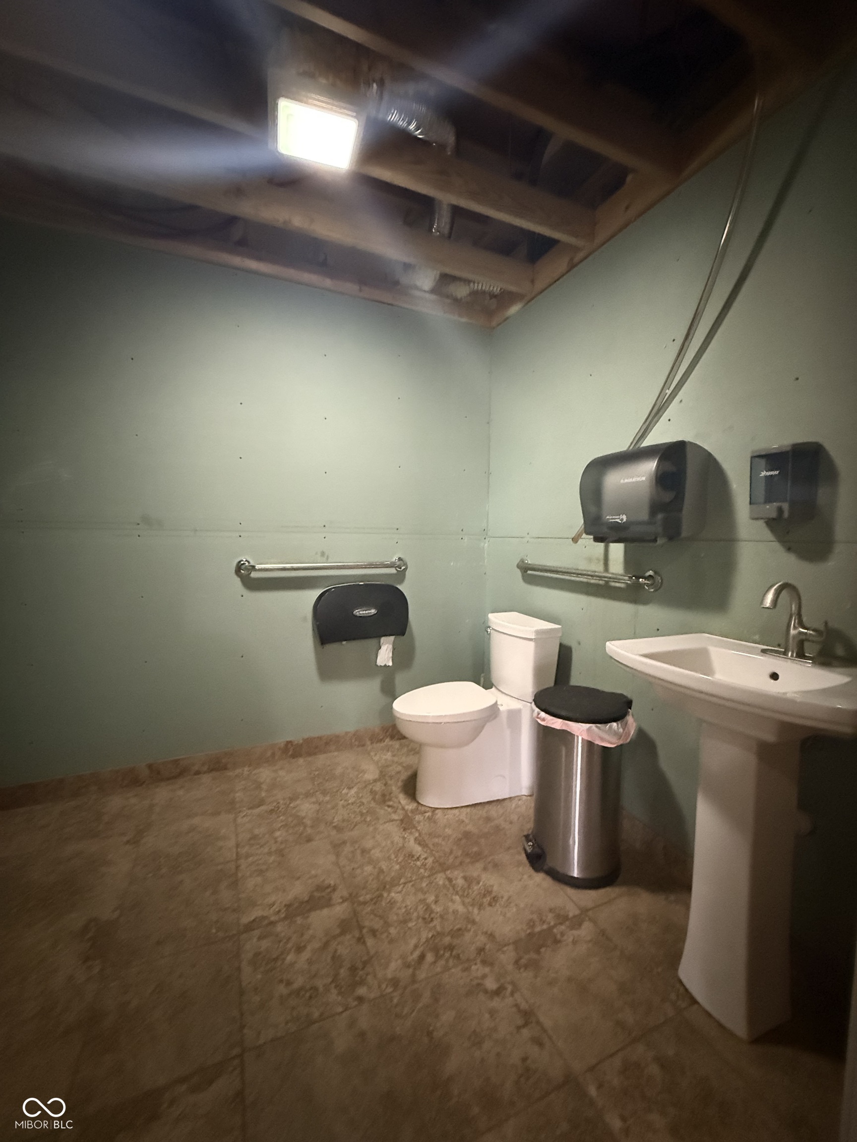 219 Wabash Street Cayuga, IN 47928 - Photo 8 of 21