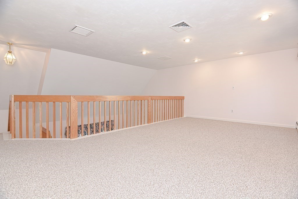 19 Flint Pond Road Worcester, MA 01604 - Photo 14 of 40 Gallery Image 14