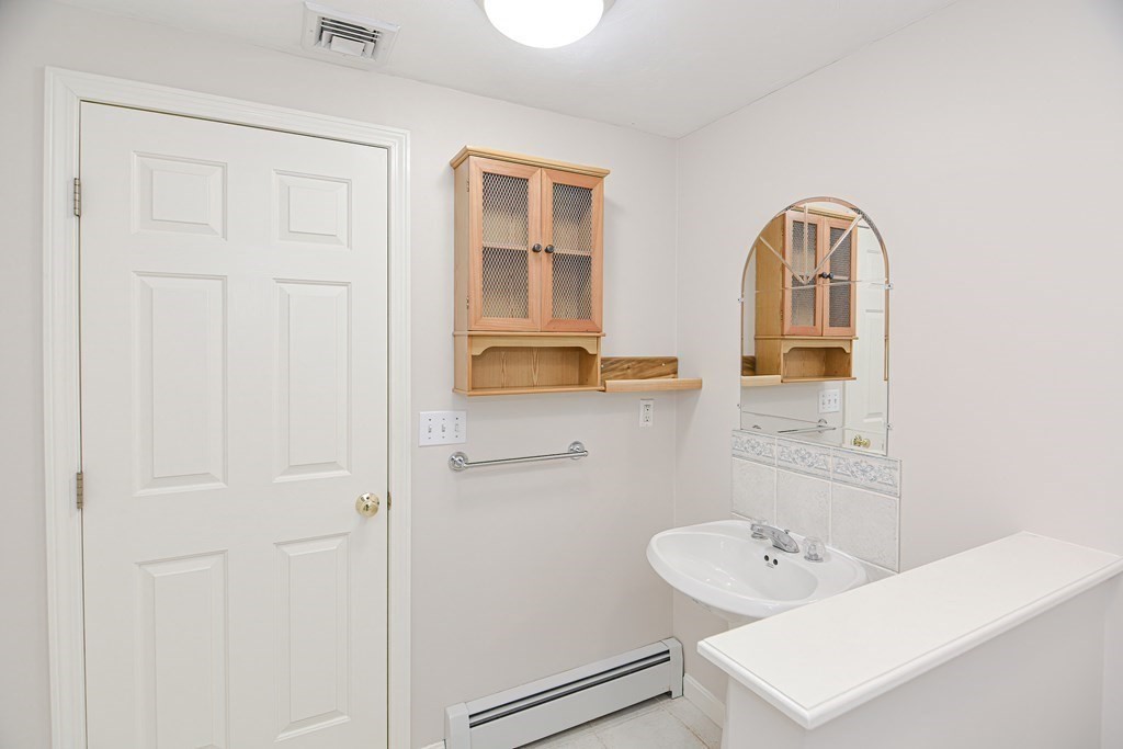 19 Flint Pond Road Worcester, MA 01604 - Photo 17 of 40 Gallery Image 17