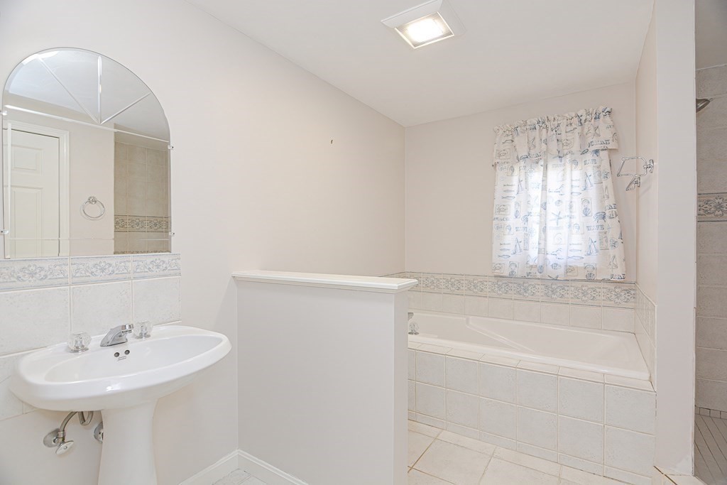 19 Flint Pond Road Worcester, MA 01604 - Photo 18 of 40 Gallery Image 18