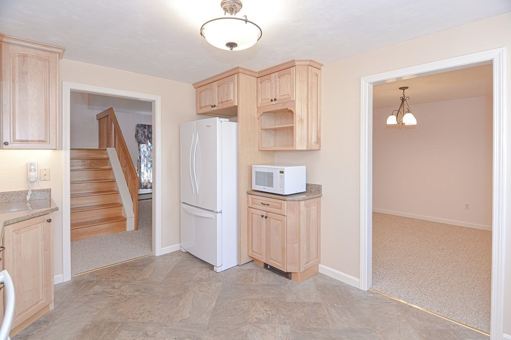 19 Flint Pond Road Worcester, MA 01604 - Photo 9 of 40 Gallery Image 9