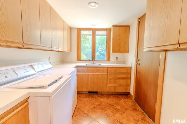 $649,900 | 7 Sharon Lane, Fulton, IL 61252