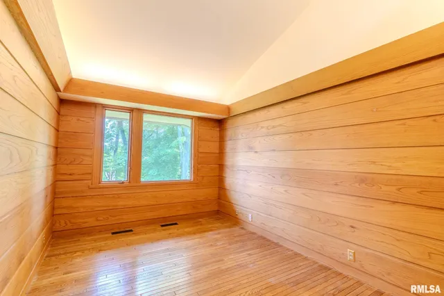 $649,900 | 7 Sharon Lane, Fulton, IL 61252