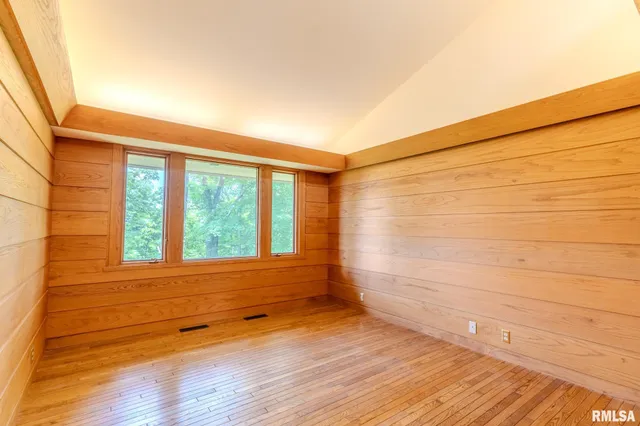 $649,900 | 7 Sharon Lane, Fulton, IL 61252