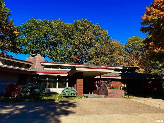 $649,900 | 7 Sharon Lane, Fulton, IL 61252